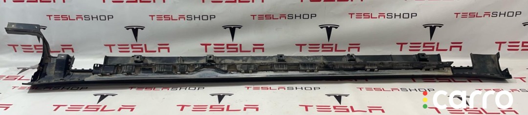 1003697-00-D, 1007313-00-C, 6005875-00-D Накладка порога рокерной панели Tesla Model S 2015г. - фото №1