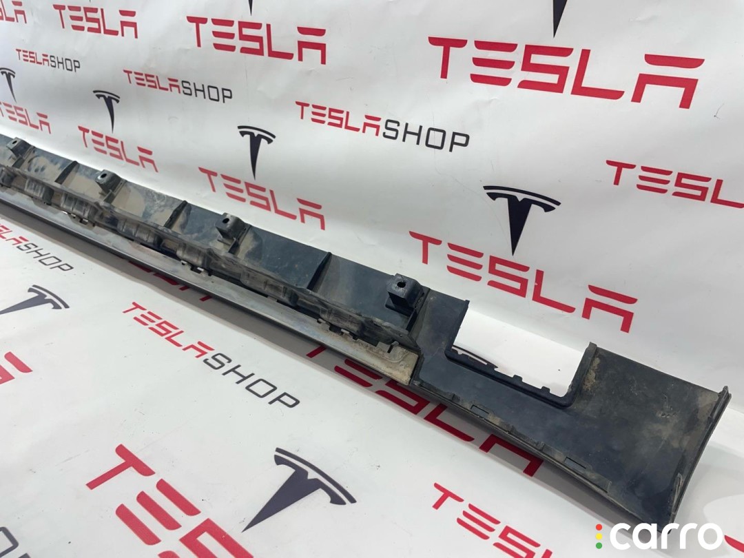 1003697-00-D, 1007313-00-C, 6005875-00-D Накладка порога рокерной панели Tesla Model S 2015г. - фото №2
