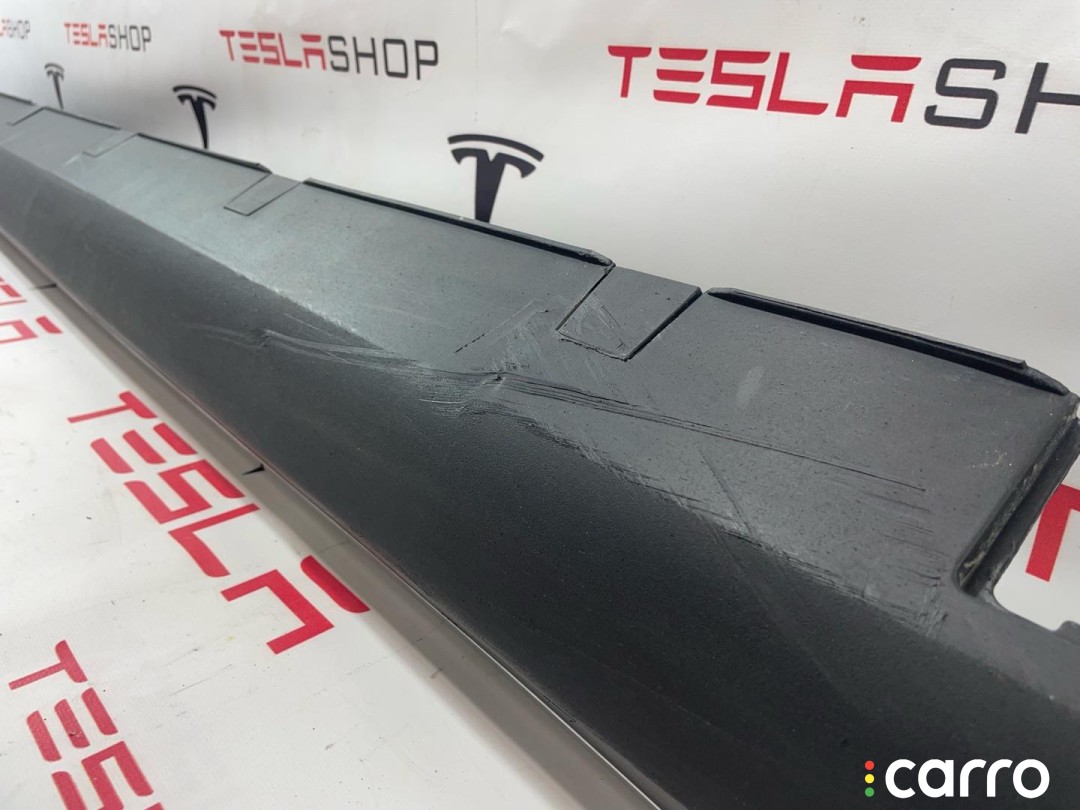 1003697-00-D, 1007313-00-C, 6005875-00-D Накладка порога рокерной панели Tesla Model S 2015г. - фото №6