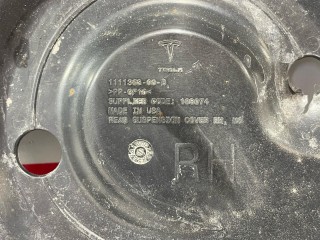 Крышка пружинной подвески, ориг. номер 1111303-00-B, Tesla Model 3 2017-2021