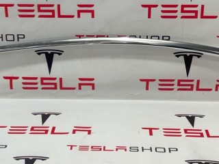 Молдинг кузова боковой, ориг. номер 1083520-00-D, Tesla Model 3 2017-2021