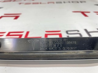 Молдинг кузова боковой, ориг. номер 1083520-00-D, Tesla Model 3 2017-2021