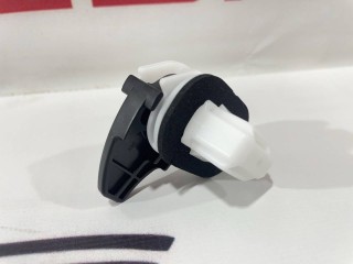 Клипса крепления заднего сиденья, ориг. номер 1099583-00-C, Tesla Model 3 2021-2024