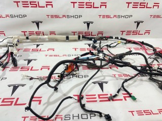 прочая запчасть, ориг. номер 1067955-01-G, Tesla Model 3 2017-2021