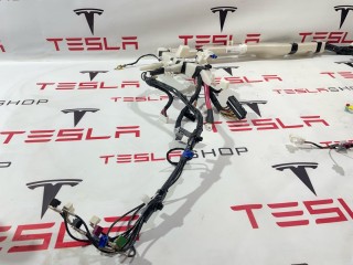 прочая запчасть, ориг. номер 1067955-01-G, Tesla Model 3 2017-2021