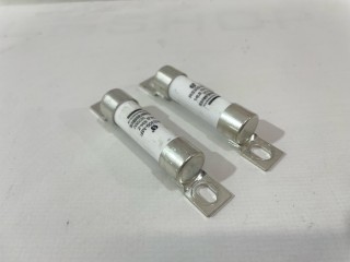 Предохранитель выс. основной батареи RS309-MF 14LB DC700V 63A, ориг. номер 5020206, 1666968-00-C, RS309-MF, Tesla Model 3 2021-2024