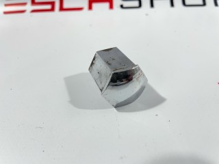 Колпачек колесной гайки, ориг. номер 1023838-00-A, 1027010-02-A, Tesla Model X 2015-2021