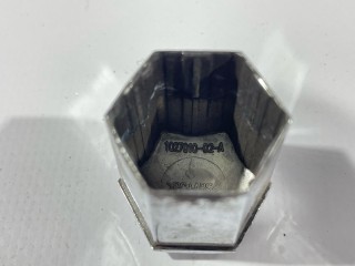 Колпачек колесной гайки, ориг. номер 1023838-00-A, 1027010-02-A, Tesla Model X 2015-2021