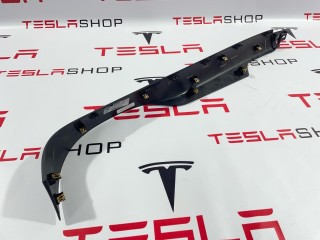 Панель багажного отделения (пластик), ориг. номер 1073292-00-F, Tesla Model X рест 2021-2026