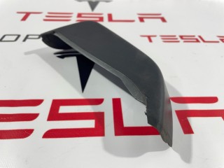 Крышка фонаря багажника, ориг. номер 1058813-00-B, Tesla Model X рест 2021-2026
