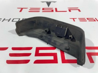 Крышка фонаря багажника, ориг. номер 1058813-00-B, Tesla Model X рест 2021-2026