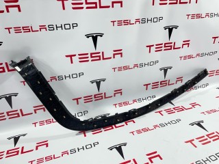 Накладка проема подъемной задней двери, ориг. номер 1105123-00-E, Tesla Model X рест 2021-2026