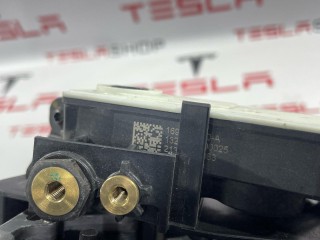 Люк порта зарядки, ориг. номер 1553610-96-C, 1589147-00-A, Tesla Model X рест 2021-2026