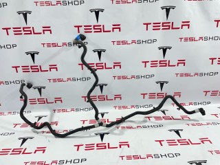 Патрубок системы охлаждения заднего мотора, ориг. номер 1585708-00-A, Tesla Model X рест 2021-2026