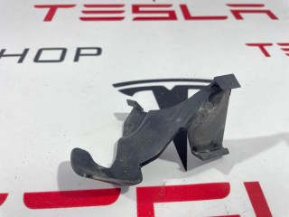 Накладка декоративная петли капота, ориг. номер 1112071-00-A, Tesla Model 3 2017-2021