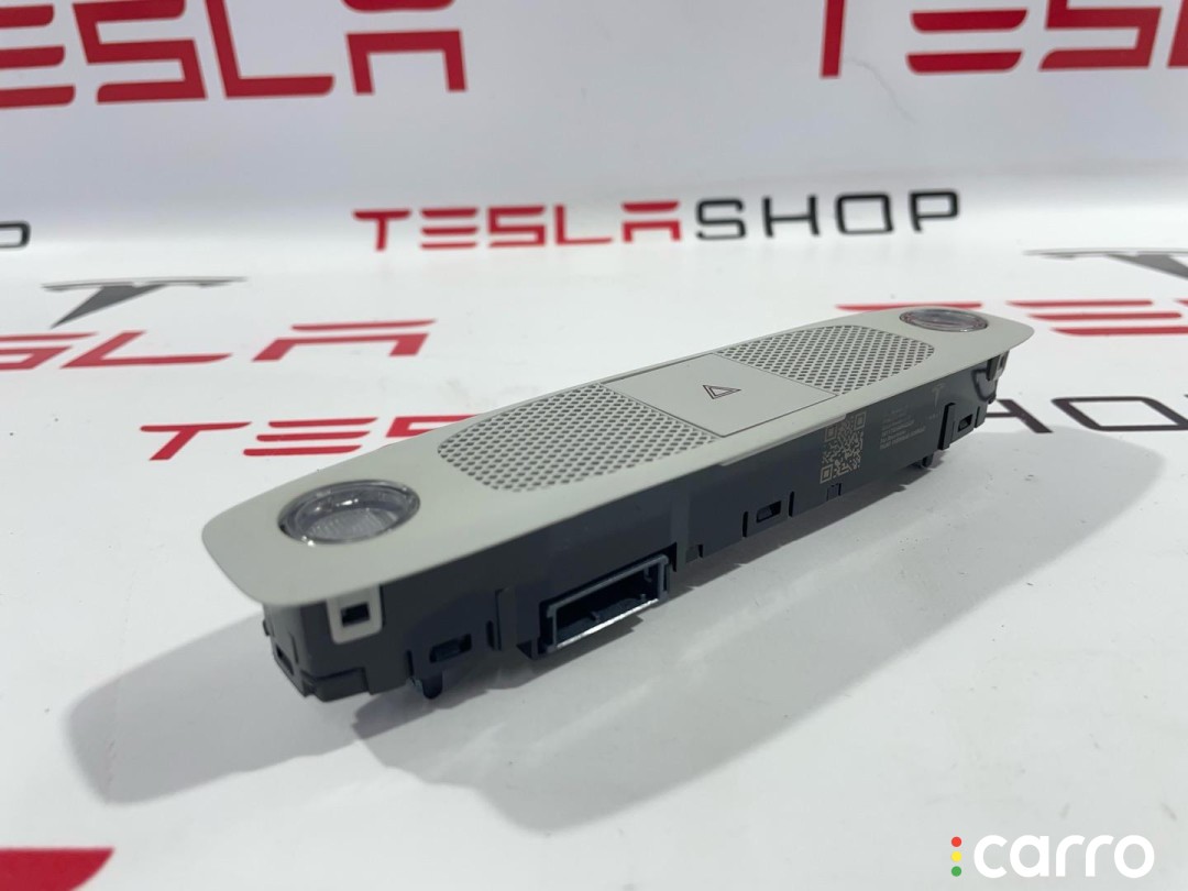 1092573-00-K Панель освещения с микрофоном и кнопкой аварийного сигнала Tesla Model 3 2019г. - фото №2