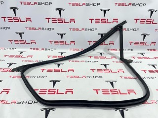 Уплотнитель проема дверного, ориг. номер 1090500-00-K, Tesla Model 3 2017-2021