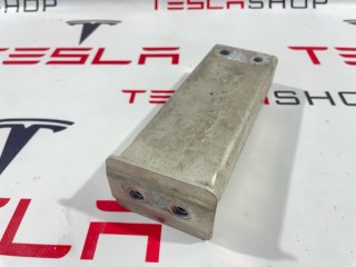 Стакан подрамника переднего, ориг. номер 1109193-00-C, 1109193-00-B, Tesla Model 3 2017-2021