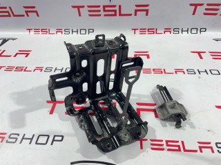 Крепление аккумулятора 12V, ориг. номер 1103710-00-B, 1119120-00-D, 1118599-00-S, 1103736-00-B, Tesla Model 3 2017-2021