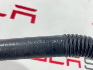 Патрубок системы охлаждения основной батареи, ориг. номер 1077586-00-C, Tesla Model 3 2017-2021