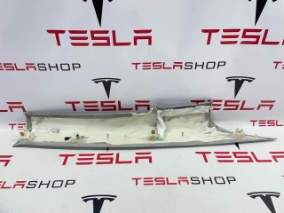 Накладка стойки С, ориг. номер 1086269-01-J, Tesla Model 3 2017-2021