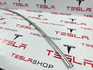 Молдинг кузова боковой, ориг. номер 1083519-00-D, Tesla Model 3 2017-2021