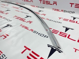 Молдинг кузова боковой, ориг. номер 1083520-00-D, Tesla Model 3 2017-2021