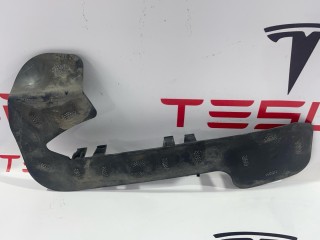 Кронштейн крепления фары противотуманной правой, ориг. номер 1089450-00-A, Tesla Model 3 2017-2021
