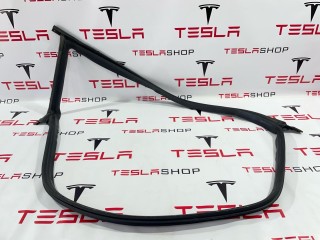 Уплотнитель проема дверного, ориг. номер 1090500-00-K, Tesla Model 3 2017-2021