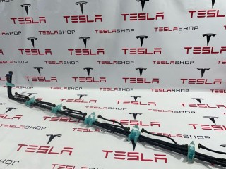 Патрубок системы охлаждения батареи, ориг. номер 1043854-00-B, Tesla Model X 2015-2021