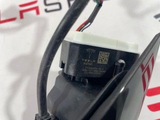 прочая запчасть, ориг. номер 1084856-95-F, 1099953-00-E, 1084854-00-G, Tesla Model Y 2020-2026