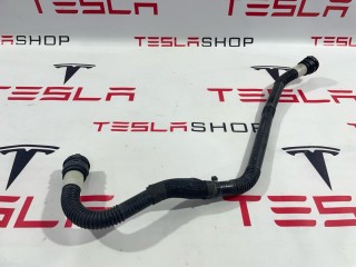 Патрубок радиатора охлаждения, ориг. номер 1077603-00-F, Tesla Model 3 2017-2021