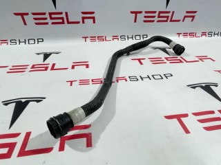 Патрубок радиатора охлаждения, ориг. номер 1077603-00-F, Tesla Model 3 2017-2021