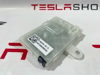прочая запчасть, ориг. номер 1092755-82-B, Tesla Model Y 2020-2026