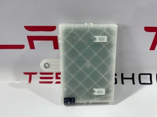 прочая запчасть, ориг. номер 1092755-82-B, Tesla Model Y 2020-2026
