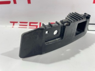 Кронштейн крепления фонаря, ориг. номер 1083992-00-D, Tesla Model 3 2017-2021