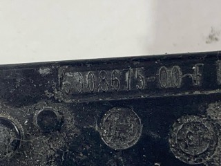 Кронштейн направляющая люка, ориг. номер 6008675-00-E, 6008675-00-D, Tesla Model S 2012-2016