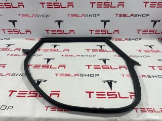 Уплотнитель проема дверного, ориг. номер 1090510-00-K, Tesla Model 3 2017-2021