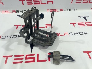 Крепление аккумулятора 12V, ориг. номер 1103710-00-B, 1119120-00-D, 1118599-00-S, 1103736-00-B, Tesla Model 3 2017-2021