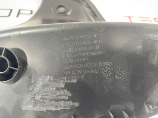 Накладка багажного проема наружная, ориг. номер 1784319-00-B, 1713681-00-C, Tesla Model 3 2 2024-2026
