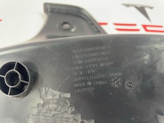 Накладка багажного проема наружная, ориг. номер 1784319-00-B, 1713681-00-C, Tesla Model 3 2 2024-2026