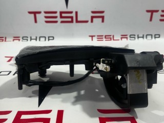 Люк порта зарядки, ориг. номер 1589147-00-A, 1530812-00-E, Tesla Model S 2-й рест 2021-2026