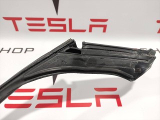 Уплотнитель проема дверного, ориг. номер 1032147-00-C, Tesla Model X 2015-2021