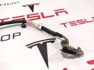 Зажим клеммы АКБ 12V (Минус - ), ориг. номер 1036884-00-F, 2036884-00-A, Tesla Model X 2015-2021