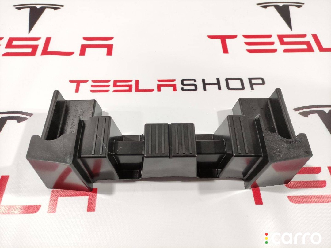 Кронштейн панели пола 2-го ряда сидений (6 мест) Tesla Model X 2015-2021, 1059716-00-D, фото 1