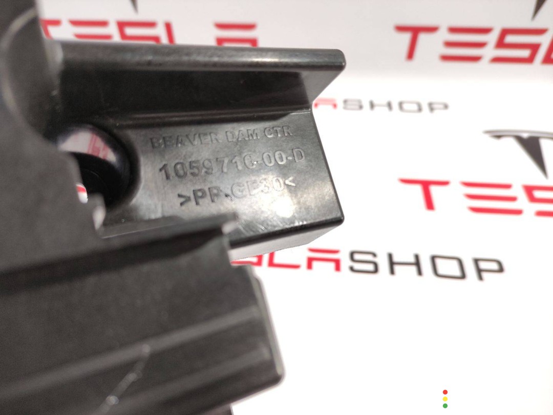 Кронштейн панели пола 2-го ряда сидений (6 мест) Tesla Model X 2015-2021, 1059716-00-D, фото 2