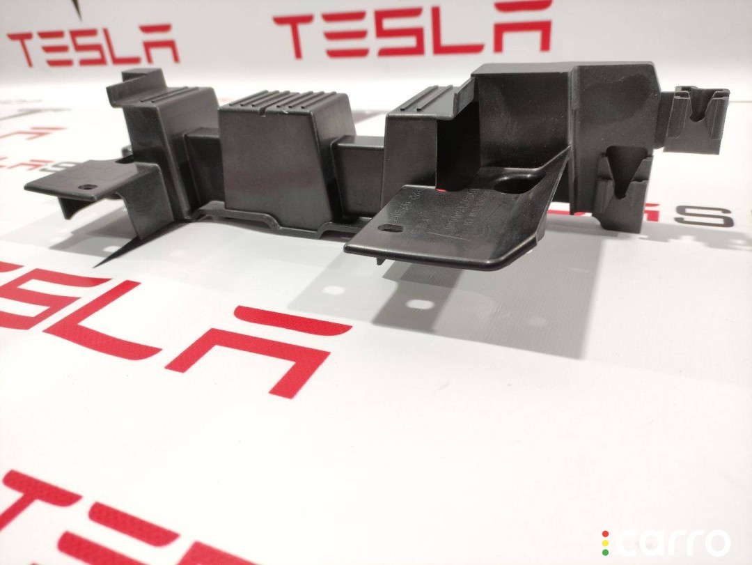 Кронштейн панели пола 2-го ряда сидений (6 мест) Tesla Model X 2015-2021, 1059715-00-D, фото 3