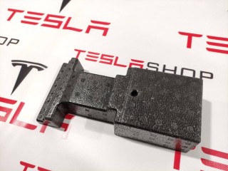 Панель заполнения пустот (2-й ряд), ориг. номер 1089757-00-B, Tesla Model X 2015-2021