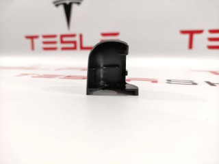 Заглушка амортизатора задней двери, ориг. номер 1065638-00-B, Tesla Model X 2015-2021