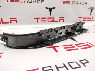 Накладка дверного проема, ориг. номер 1105138-00-D, Tesla Model X 2015-2021